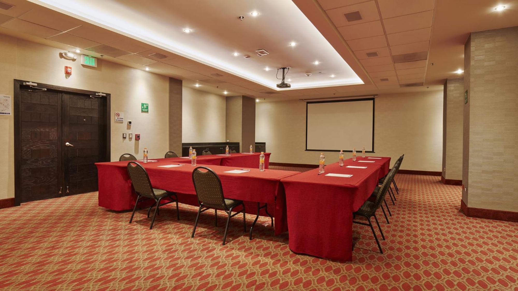 Holiday Inn Express & Suites Chihuahua Juventud By Ihg Exterior foto